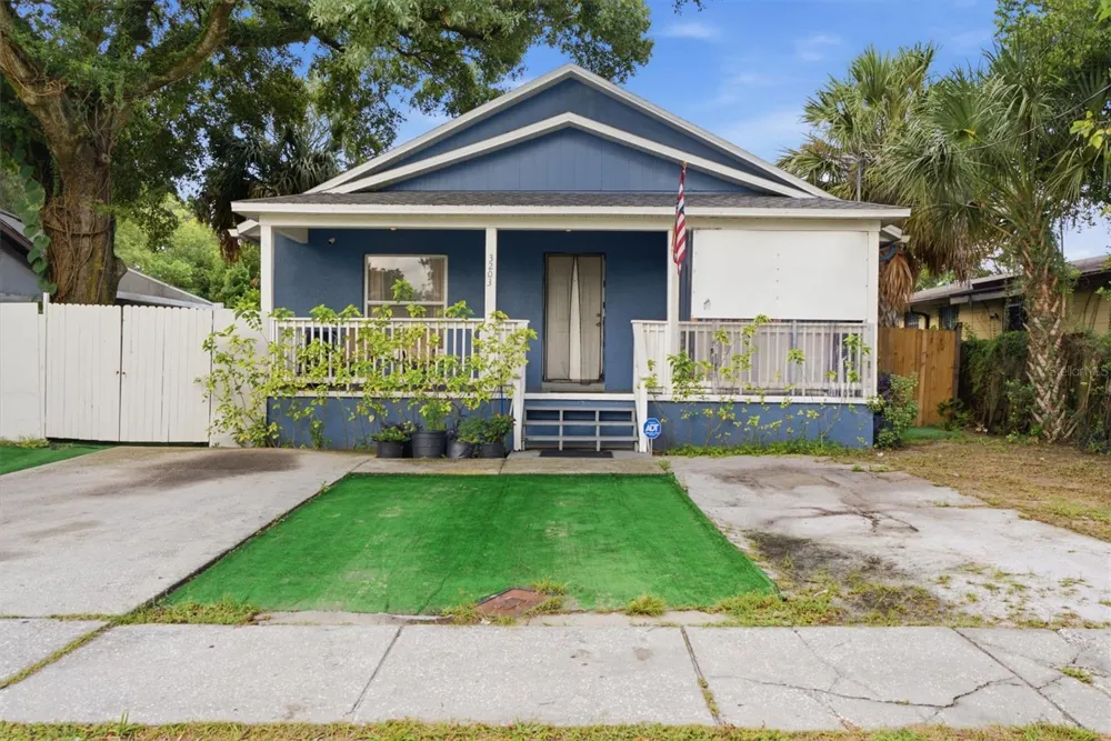 3203 DELEUIL AVENUE Tampa, FL 33610