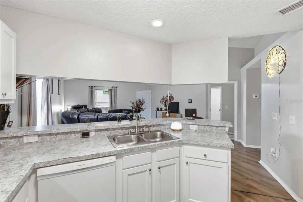 3203 DELEUIL AVENUE Tampa, FL 33610
