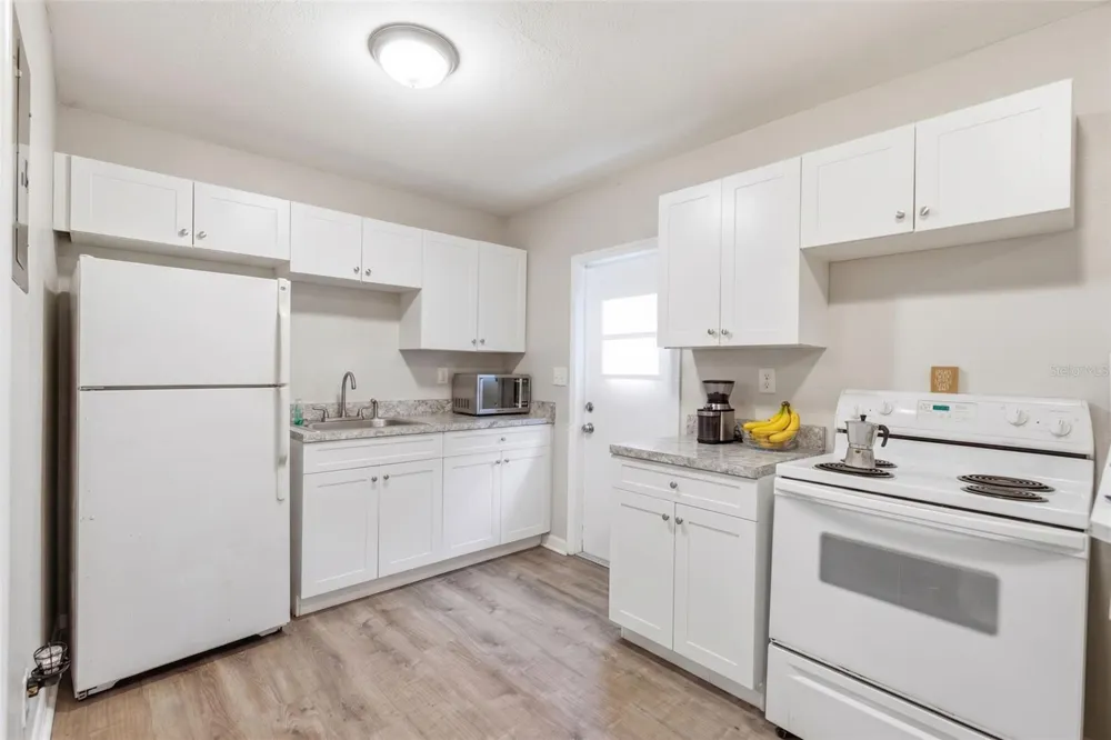 3203 DELEUIL AVENUE Tampa, FL 33610