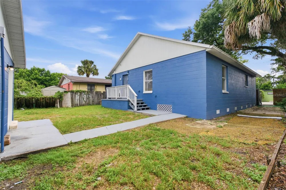 3203 DELEUIL AVENUE Tampa, FL 33610
