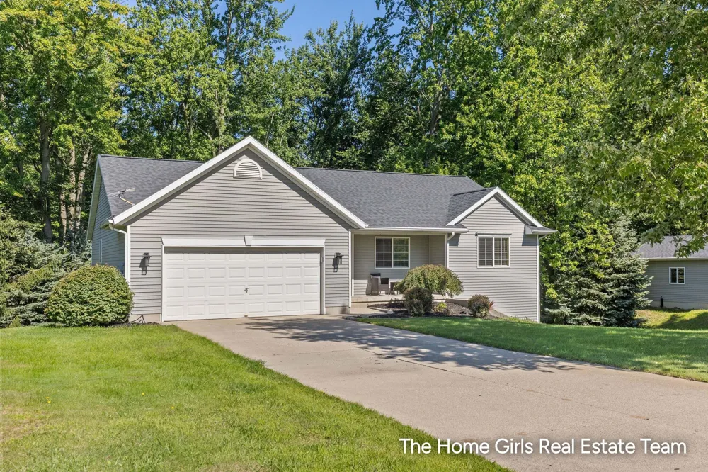 10333 Meadowgate Drive NE Algoma Township, MI 49345