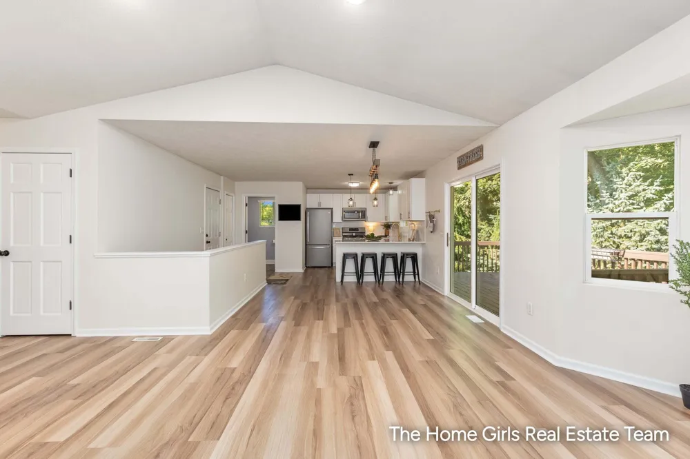 10333 Meadowgate Drive NE Algoma Township, MI 49345
