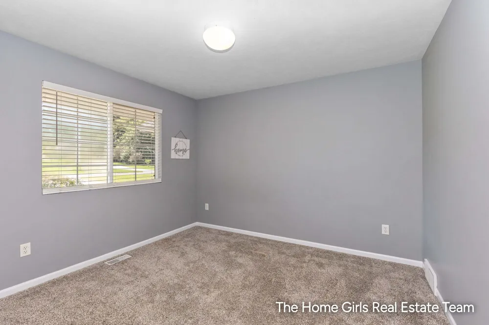 10333 Meadowgate Drive NE Algoma Township, MI 49345