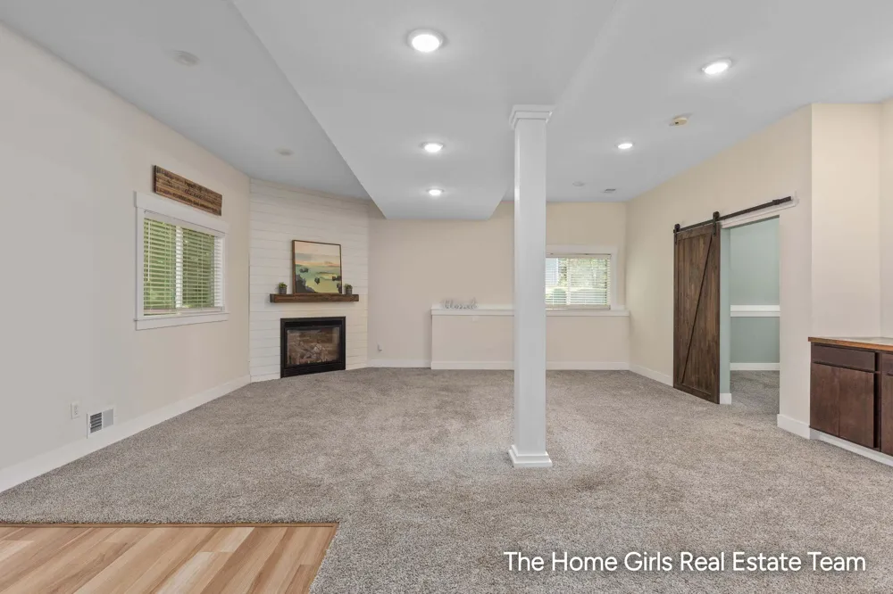 10333 Meadowgate Drive NE Algoma Township, MI 49345