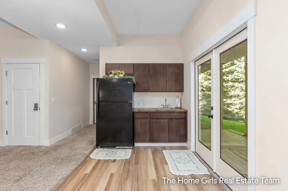 10333 Meadowgate Drive NE Algoma Township, MI 49345