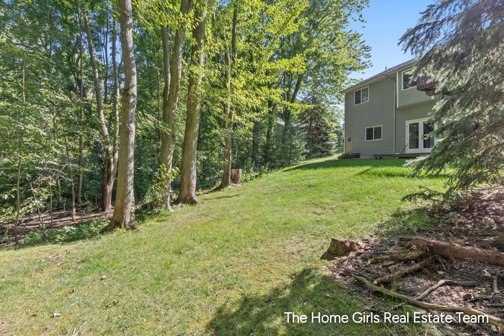 10333 Meadowgate Drive NE Algoma Township, MI 49345