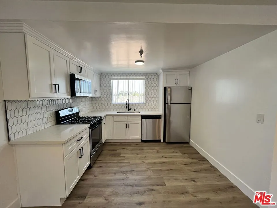 11430 Cedar Avenue #9 Hawthorne, CA 90250