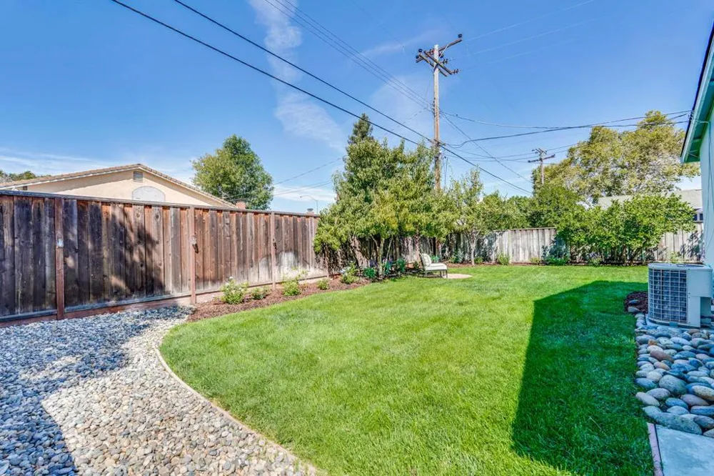 2210 Stebbins Avenue Santa Clara, CA 95051