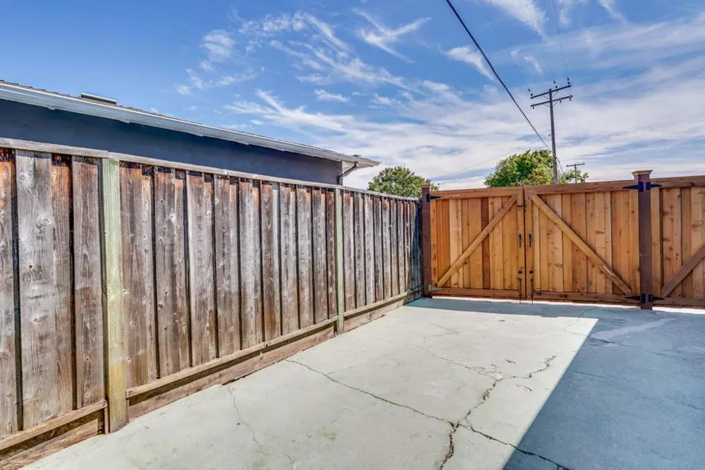 2210 Stebbins Avenue Santa Clara, CA 95051