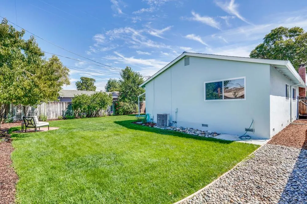 2210 Stebbins Avenue Santa Clara, CA 95051