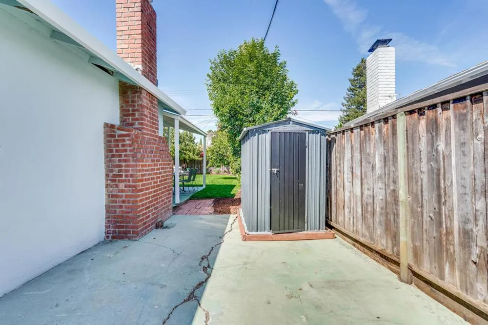 2210 Stebbins Avenue Santa Clara, CA 95051
