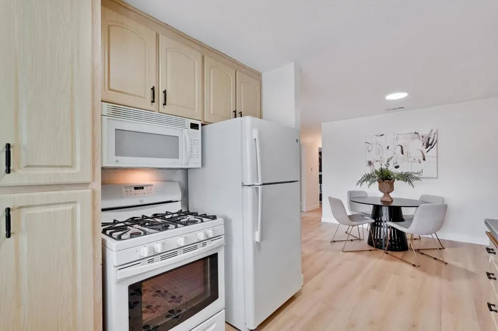 2210 Stebbins Avenue Santa Clara, CA 95051