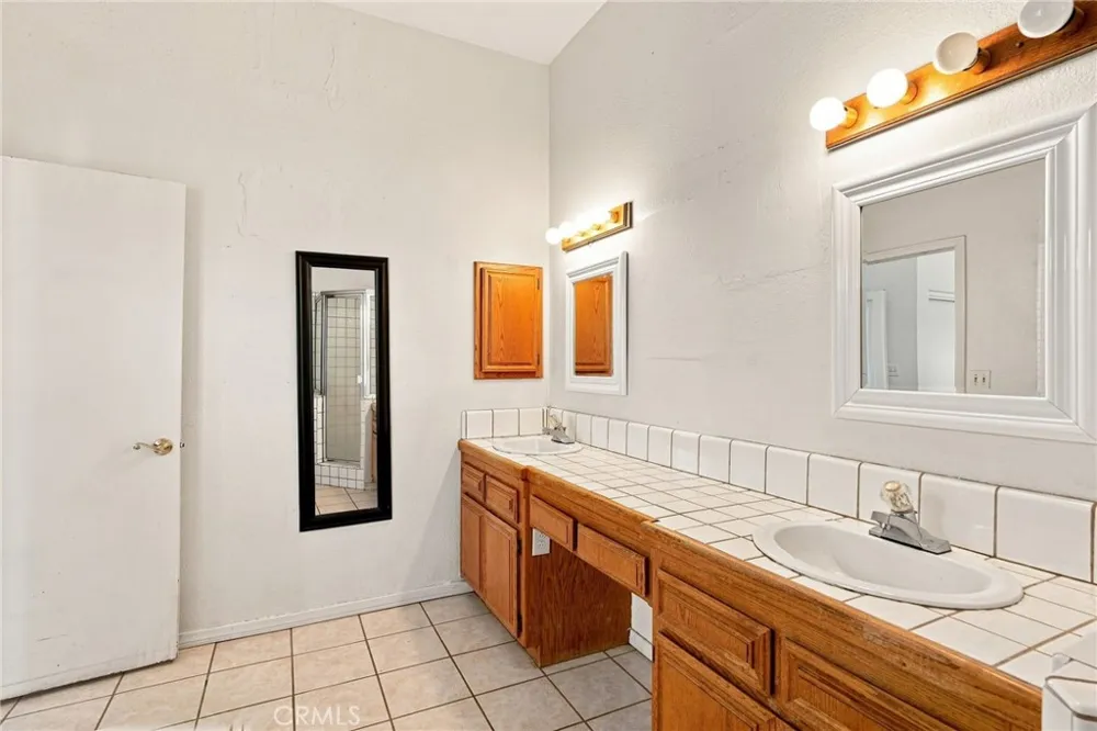 18170 Capri Hesperia, CA 92345