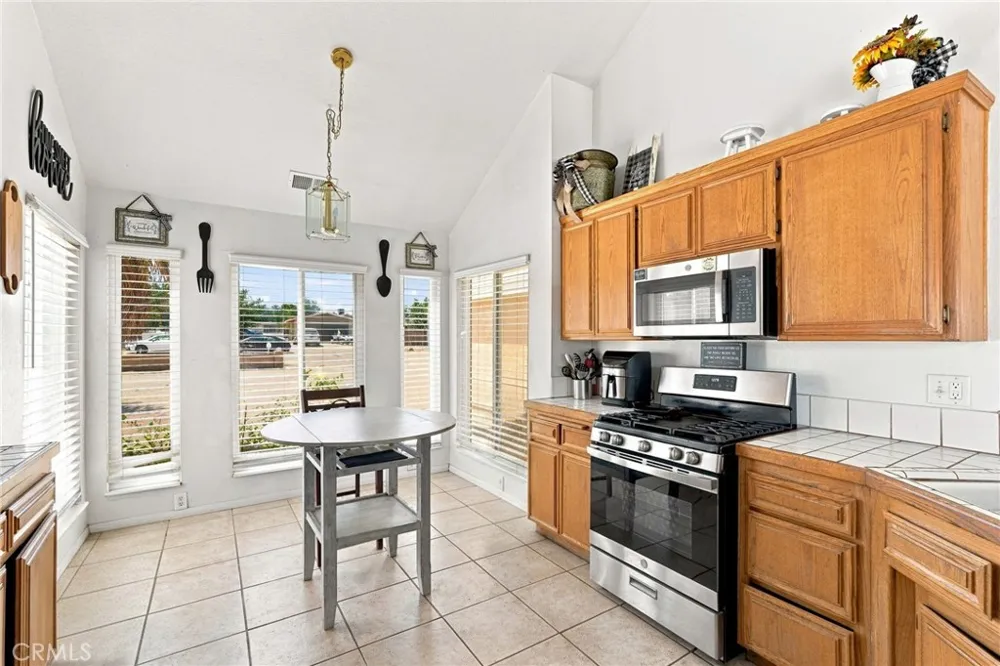 18170 Capri Hesperia, CA 92345