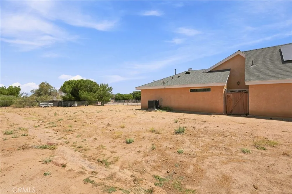 18170 Capri Hesperia, CA 92345