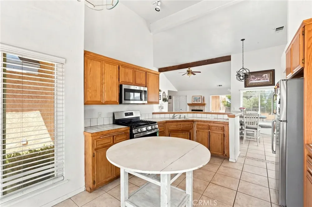 18170 Capri Hesperia, CA 92345