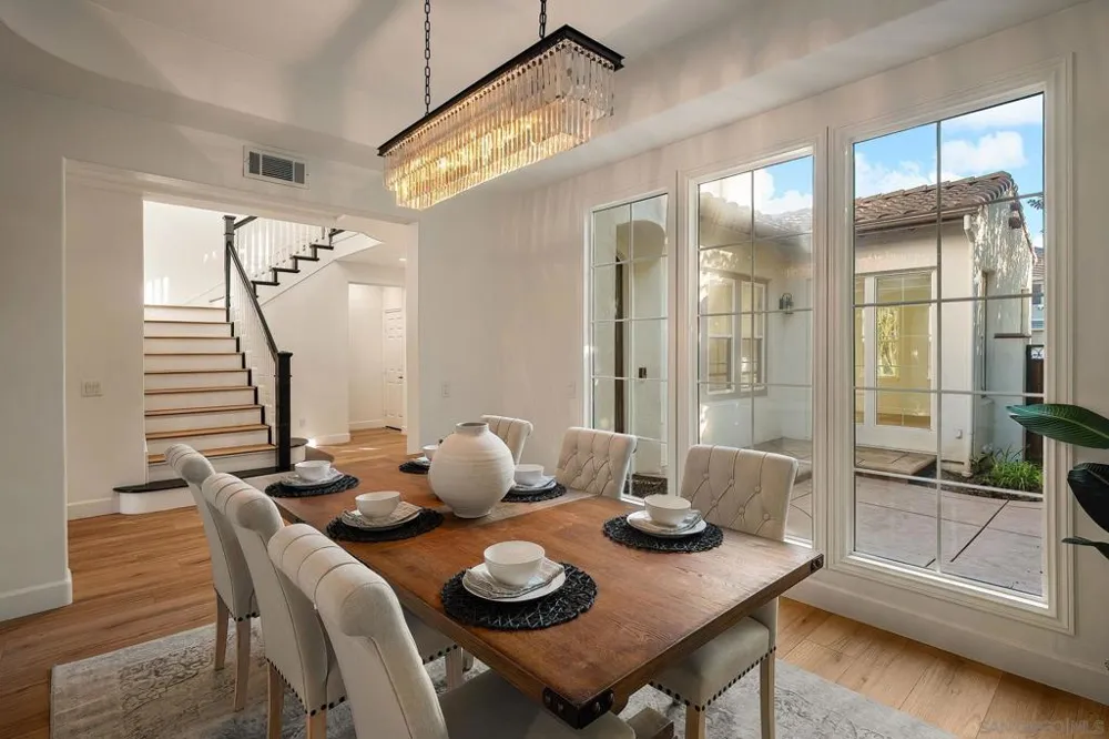 31 Montclair Irvine, CA 92602