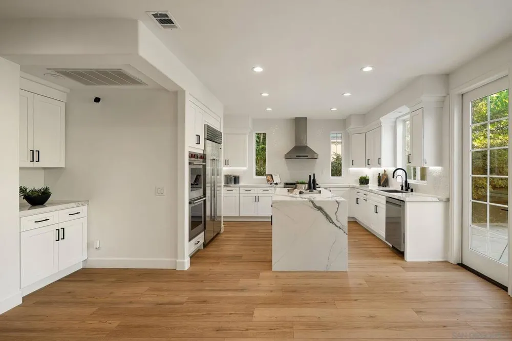31 Montclair Irvine, CA 92602