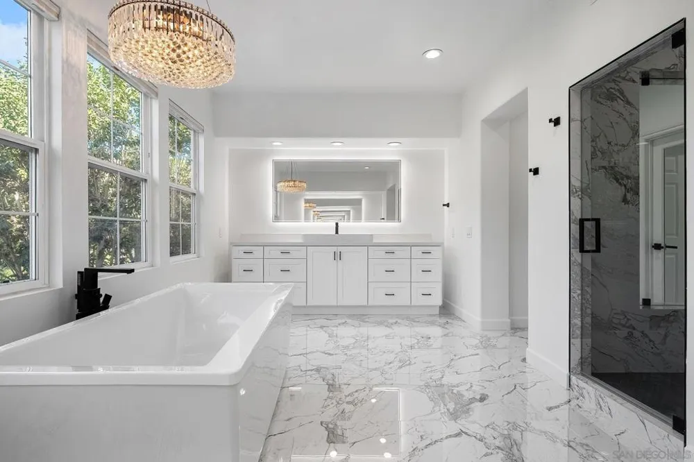 31 Montclair Irvine, CA 92602