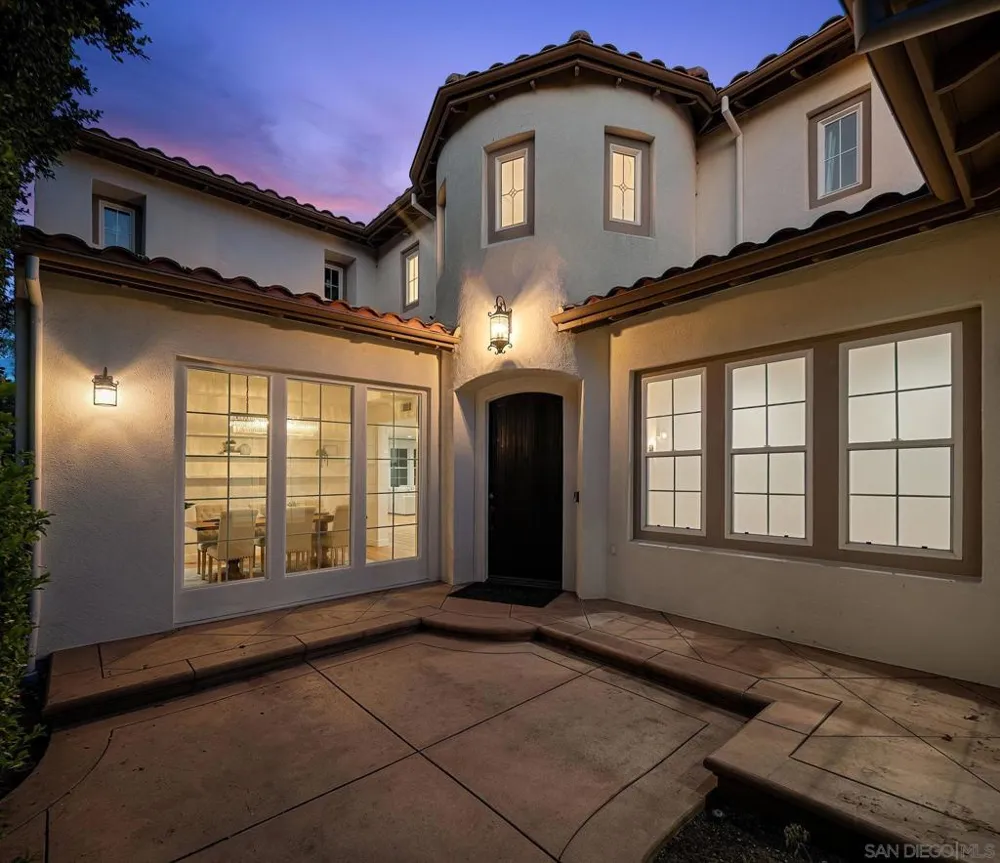 31 Montclair Irvine, CA 92602
