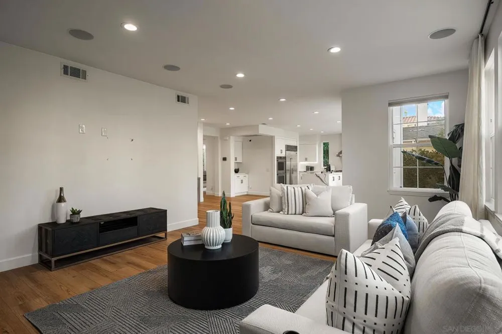 31 Montclair Irvine, CA 92602
