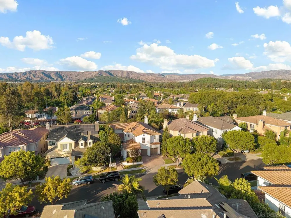 31 Montclair Irvine, CA 92602