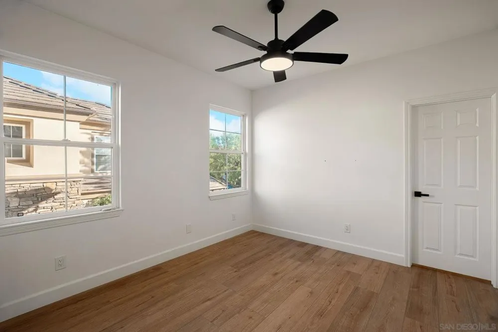 31 Montclair Irvine, CA 92602