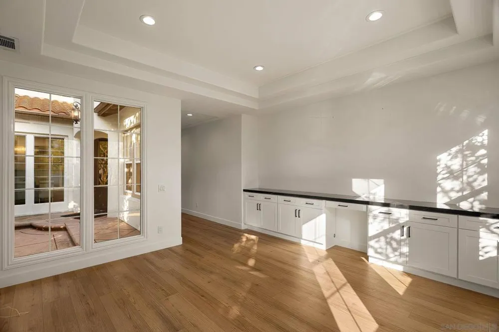 31 Montclair Irvine, CA 92602