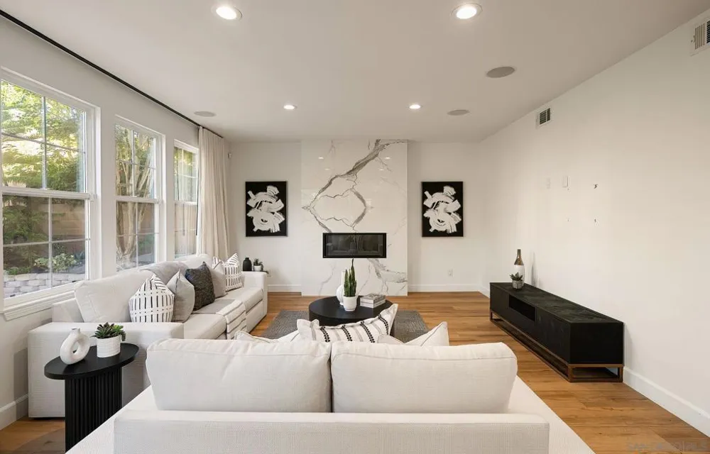 31 Montclair Irvine, CA 92602