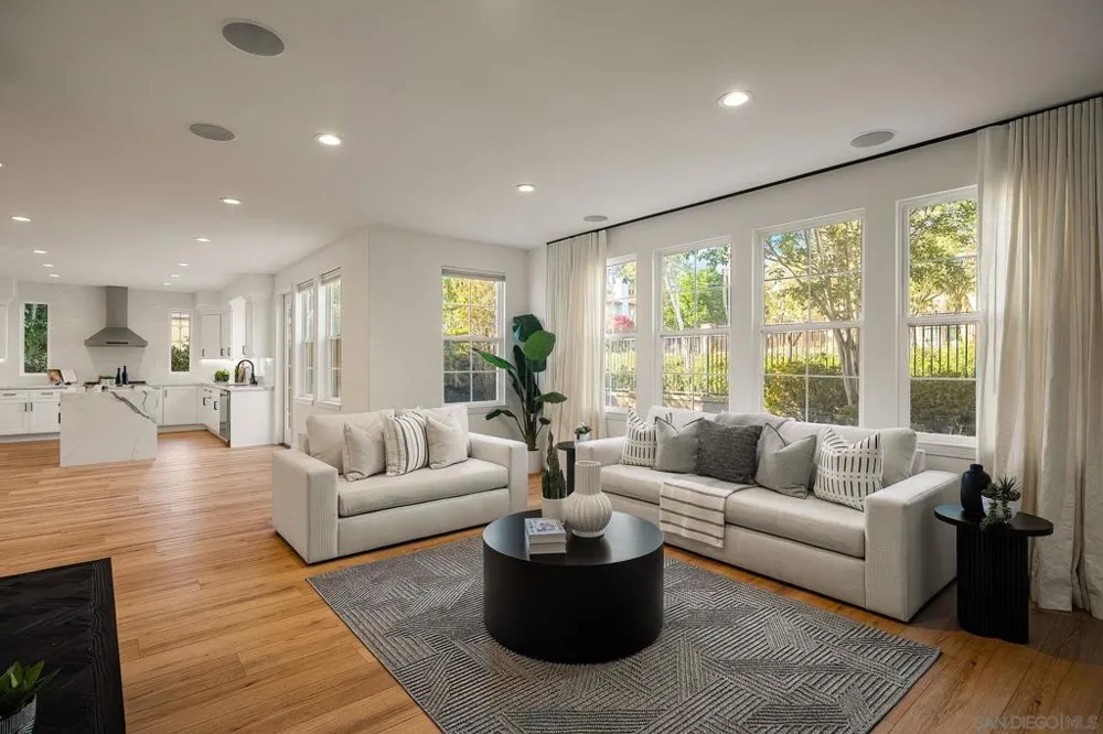 31 Montclair Irvine, CA 92602