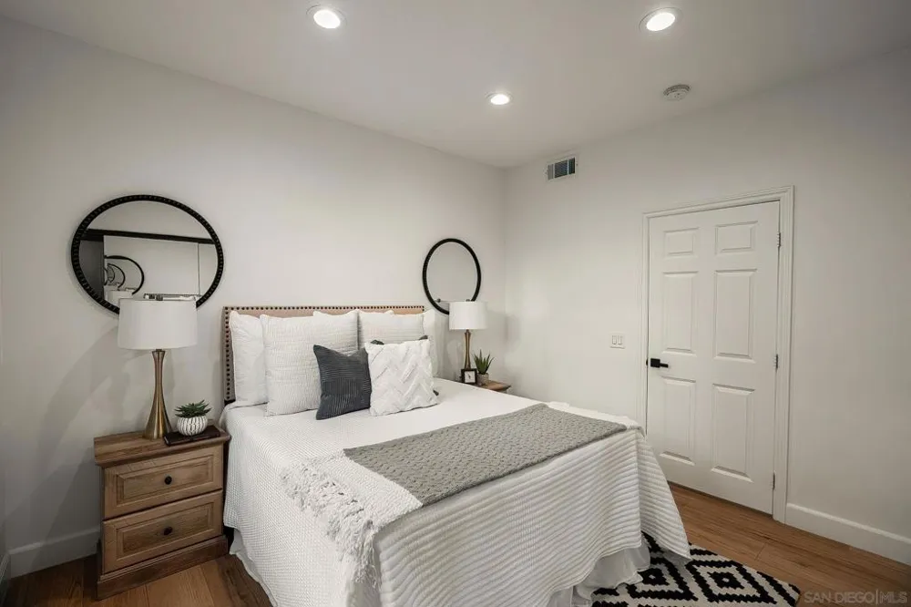 31 Montclair Irvine, CA 92602