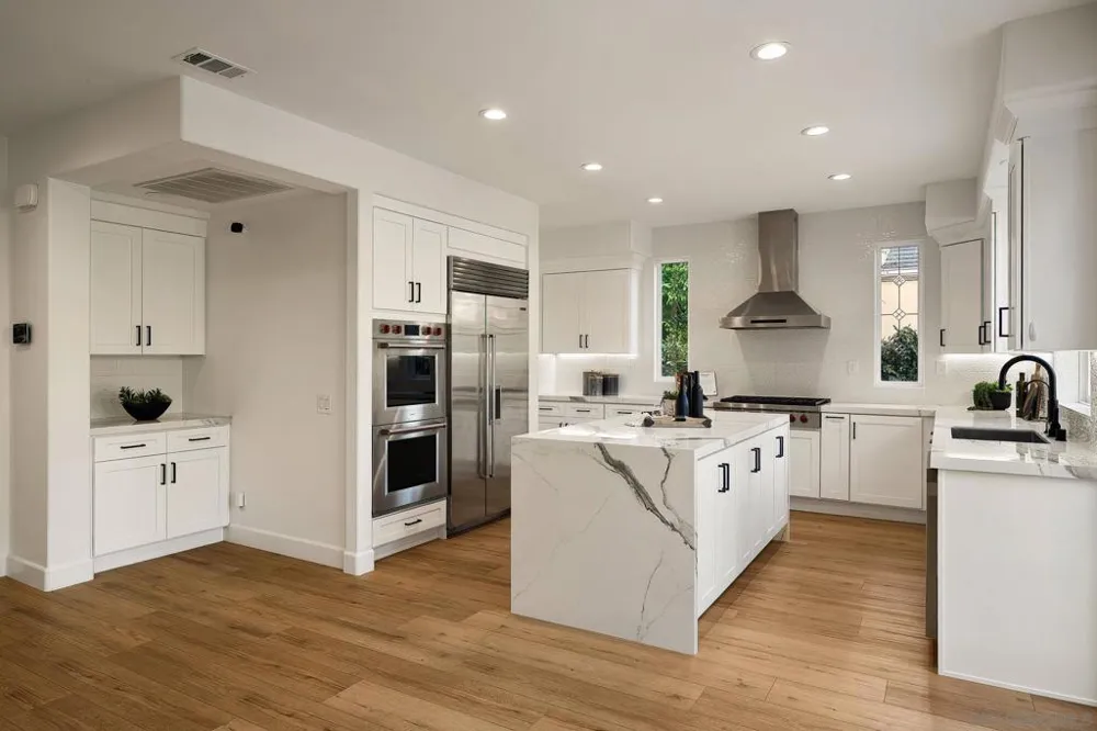 31 Montclair Irvine, CA 92602