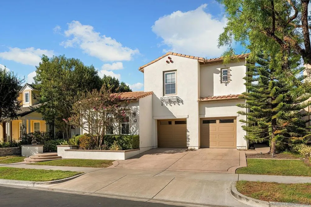 31 Montclair Irvine, CA 92602