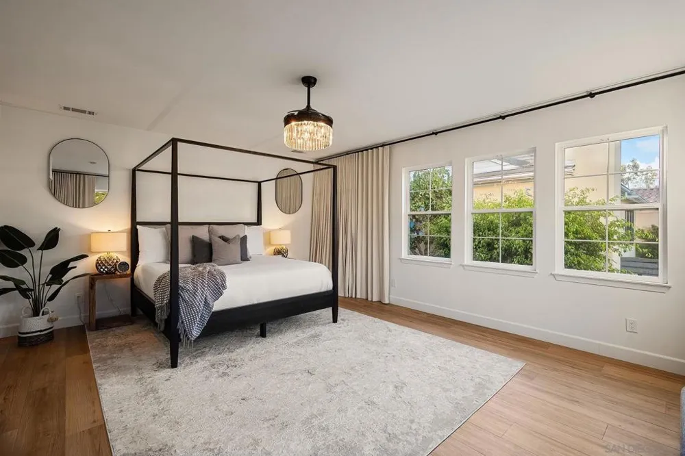 31 Montclair Irvine, CA 92602