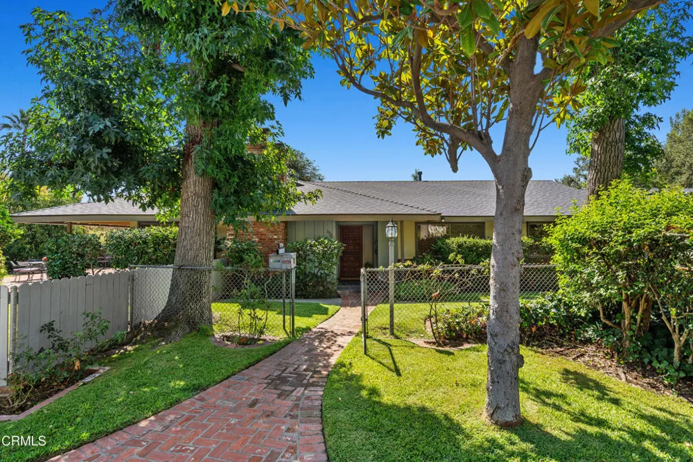 1930 Minoru Drive Altadena, CA 91001