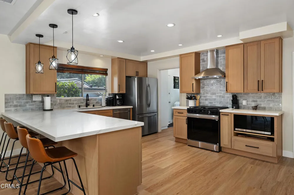 1930 Minoru Drive Altadena, CA 91001