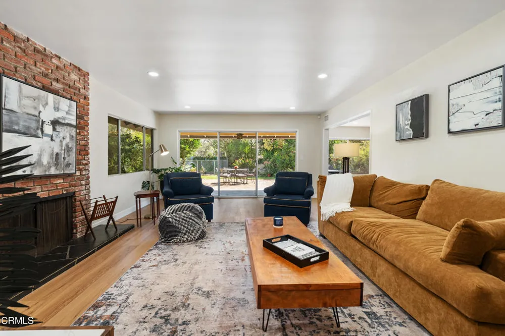 1930 Minoru Drive Altadena, CA 91001