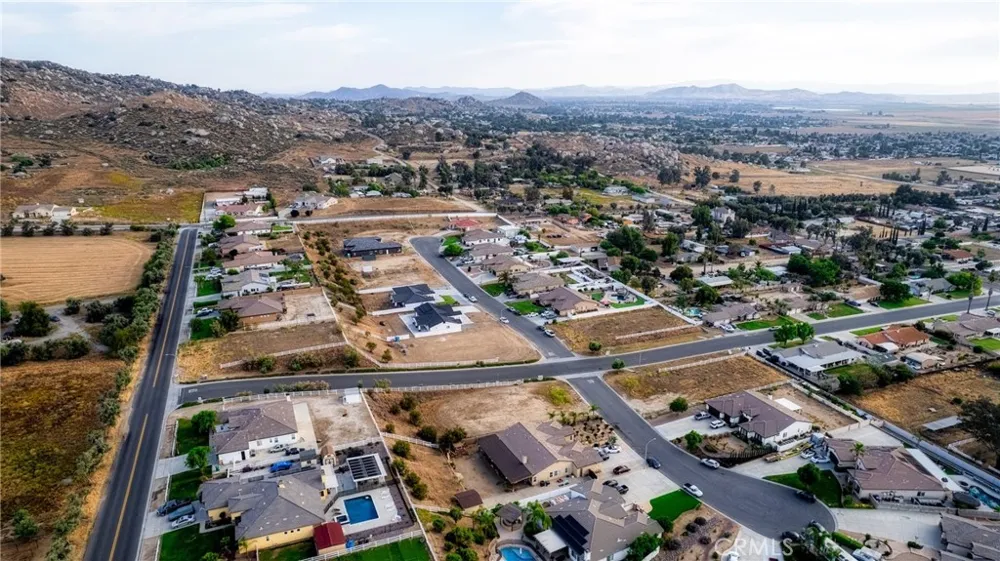 22275 Rosary Avenue Nuevo, CA 92567
