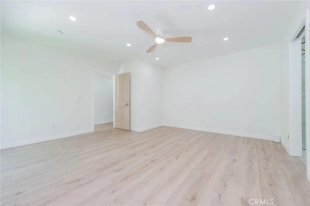 4534 Lennox Sherman Oaks, CA 91423