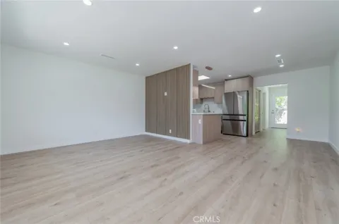 4534 Lennox