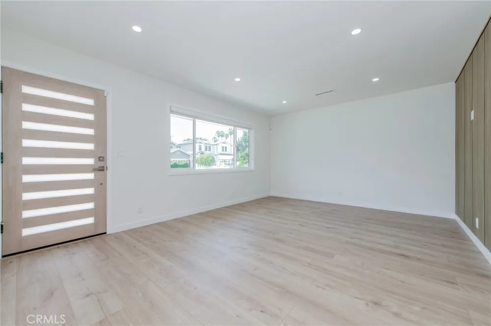 4534 Lennox Sherman Oaks, CA 91423