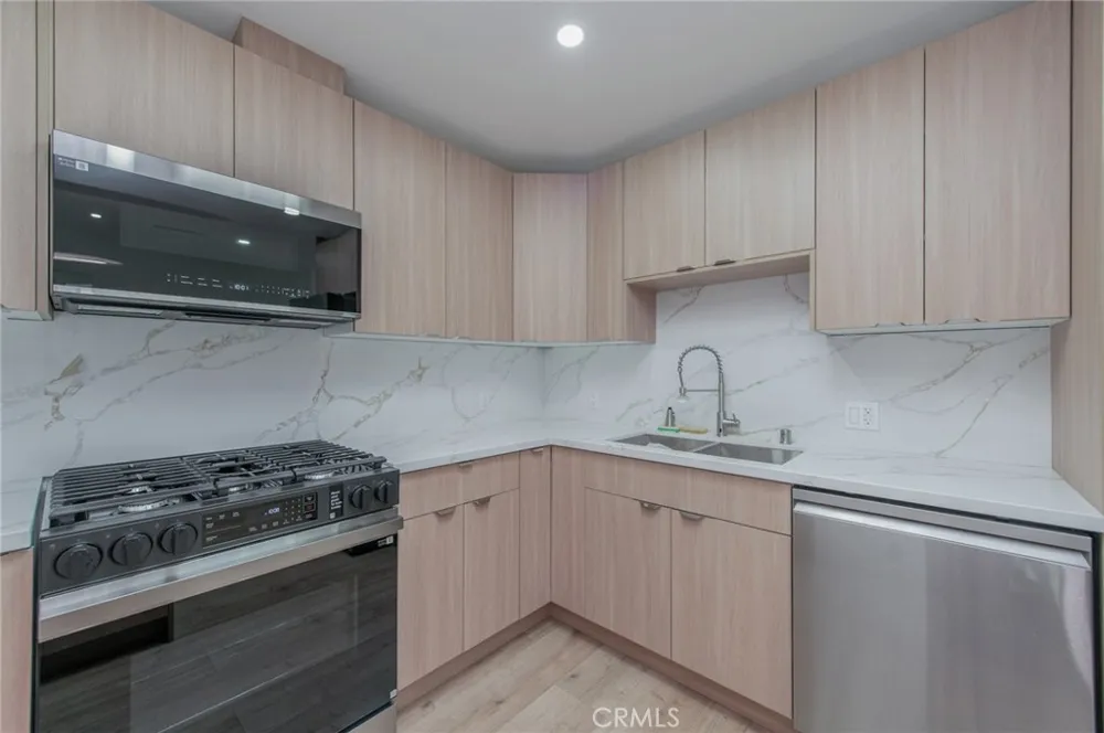 4534 Lennox Sherman Oaks, CA 91423
