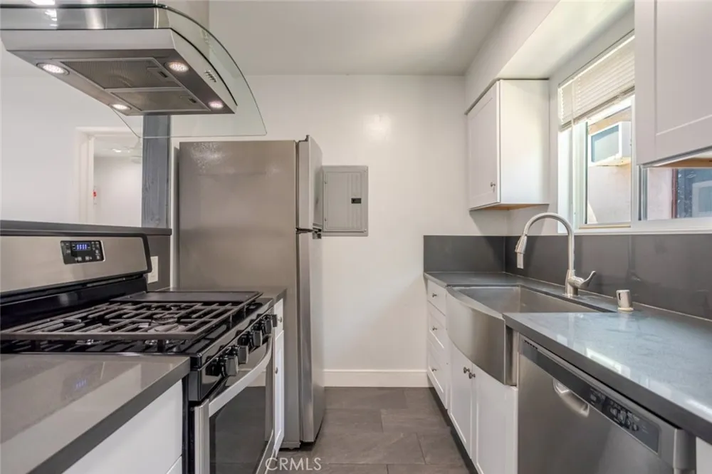3106 W Victory #B Burbank, CA 91505