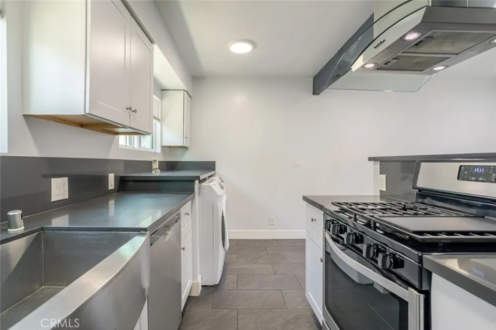 3106 W Victory #B Burbank, CA 91505