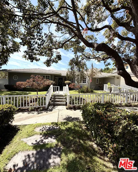 445 Toyopa Drive
