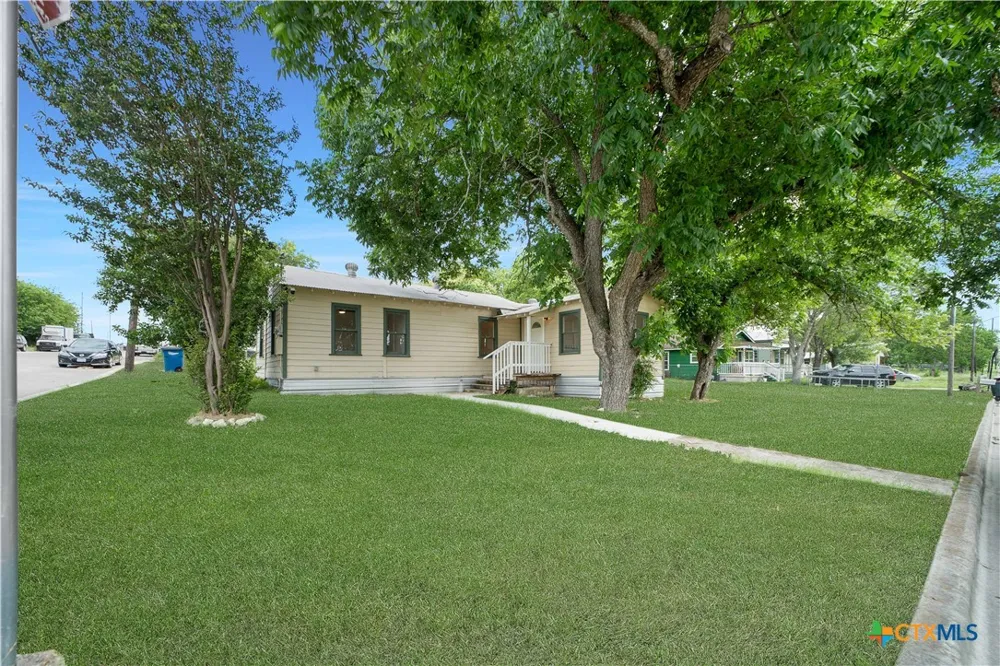 414 Orange Avenue New Braunfels, TX 78130