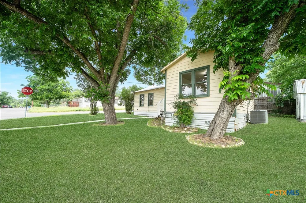 414 Orange Avenue New Braunfels, TX 78130