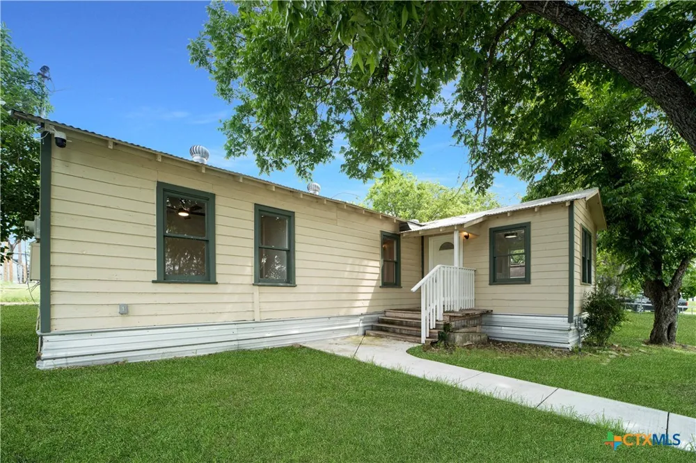 414 Orange Avenue New Braunfels, TX 78130