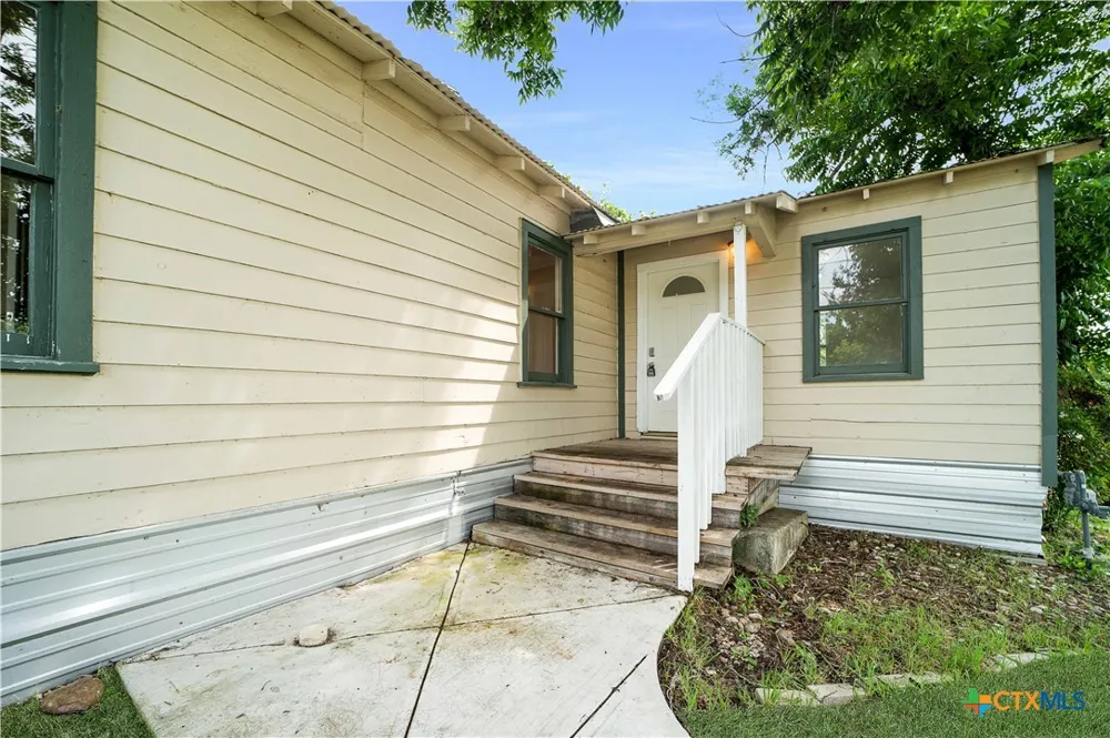 414 Orange Avenue New Braunfels, TX 78130
