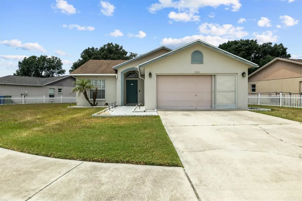 233 KINGS POND AVENUE Winter Haven, FL 33880